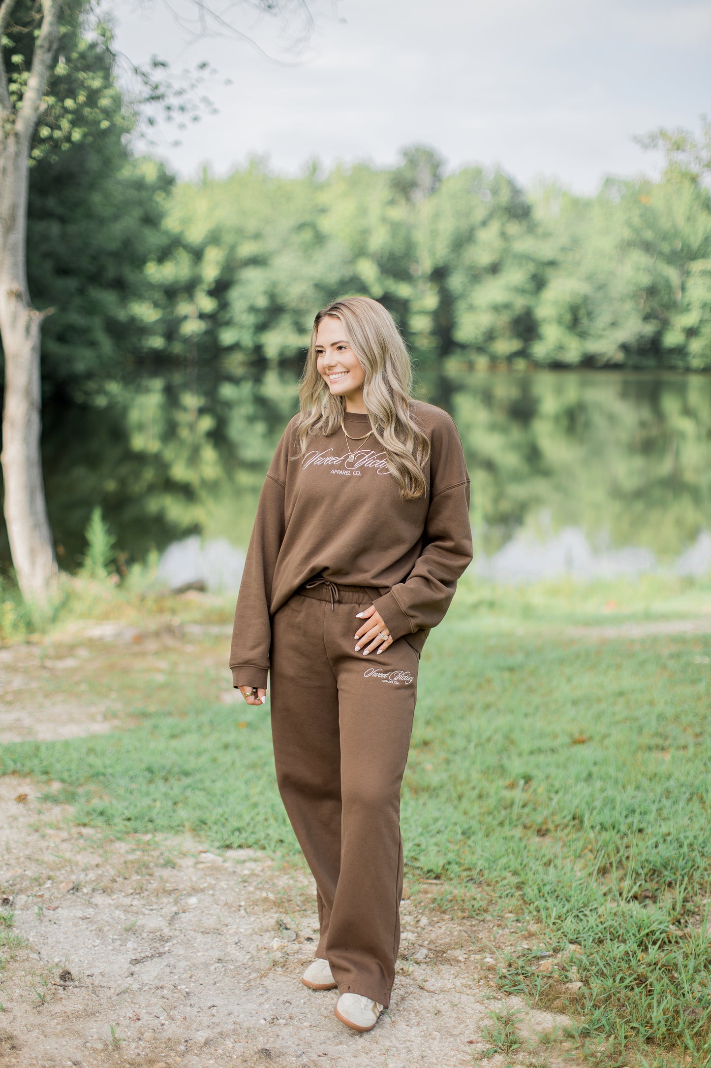 Classic Style Brown Crewneck Sweatshirt