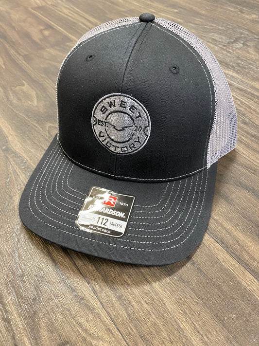 Black/Charcoal Richardson 112 Circle Logo